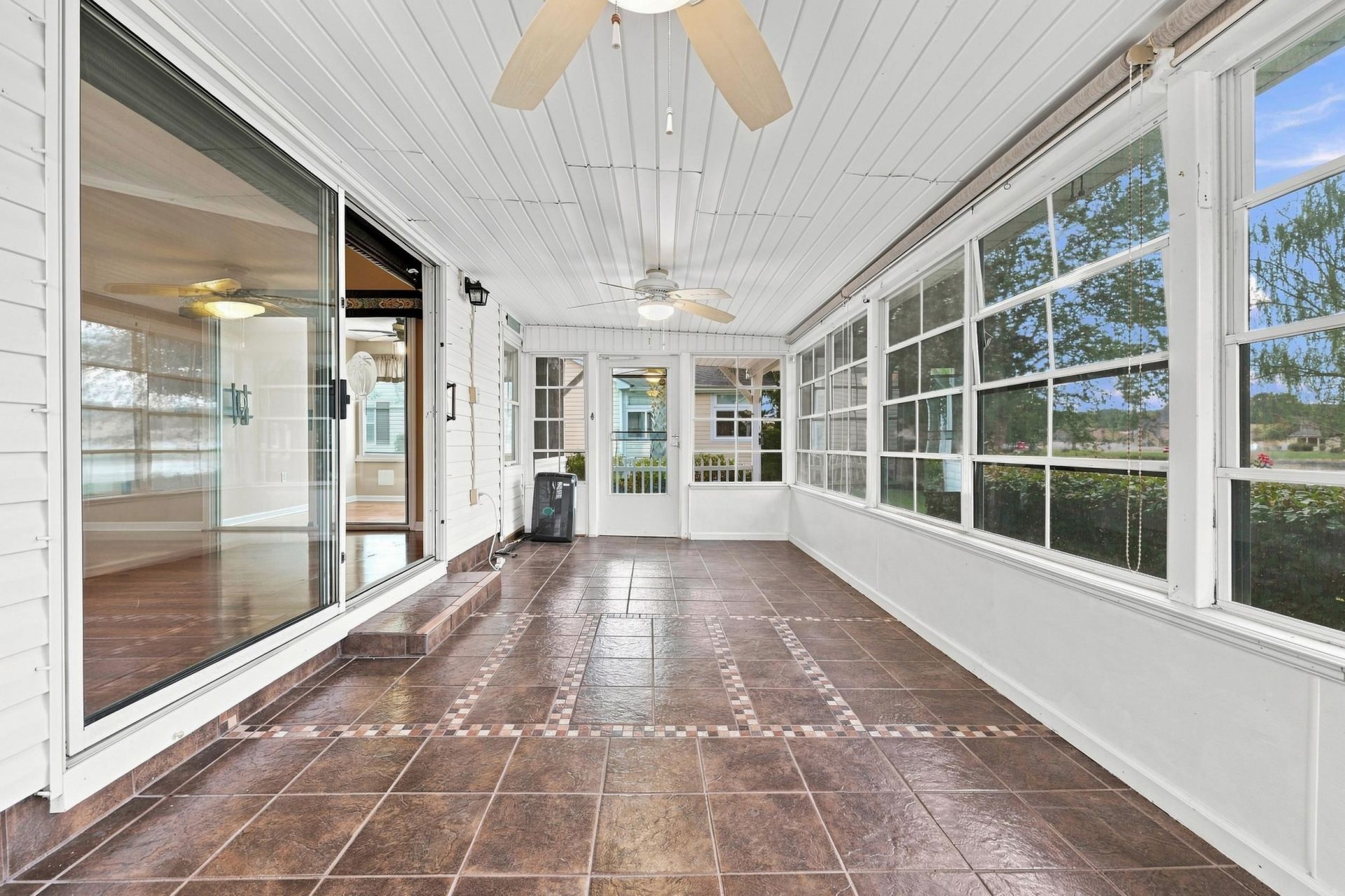 303 Vermillion Dr. Photo 33