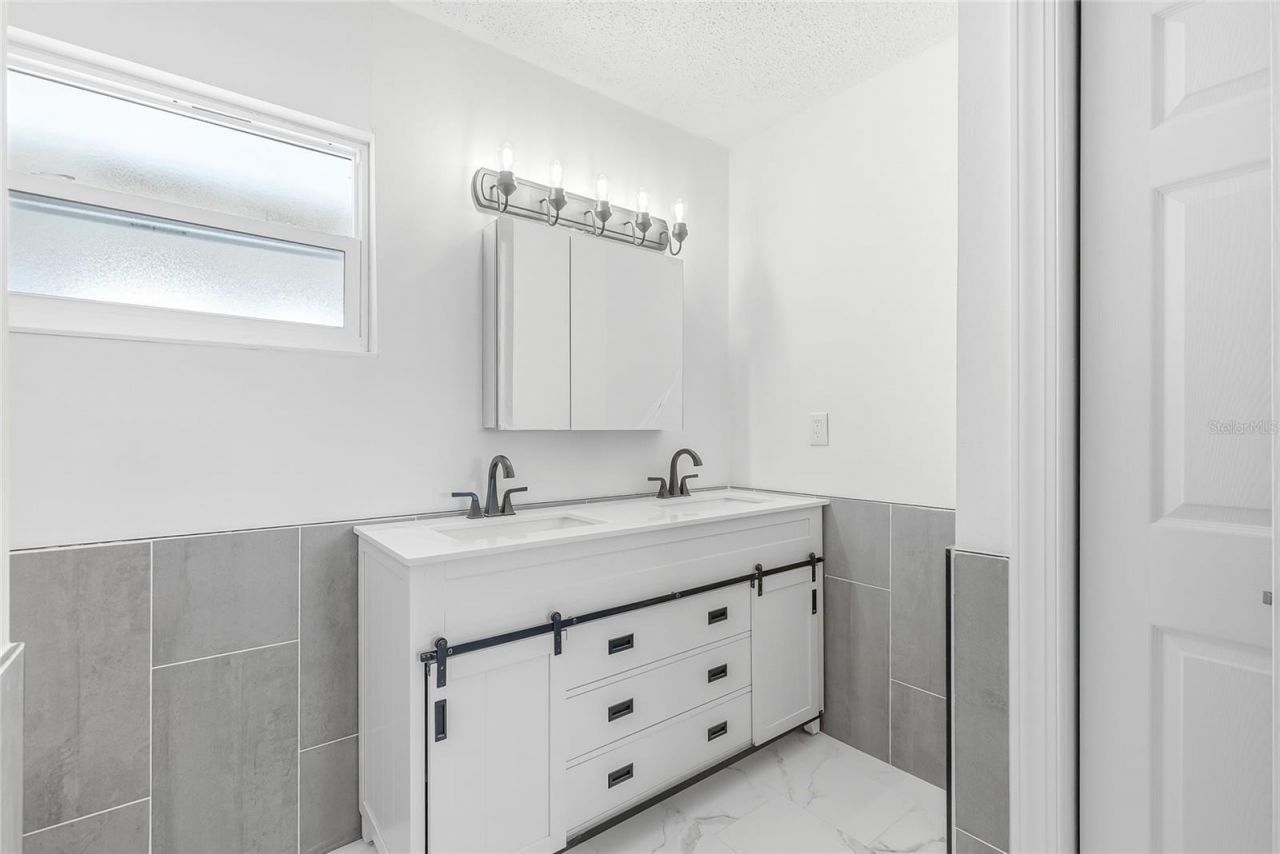 1811 49th Street N, Saint Petersburg, FL 33710 Photo