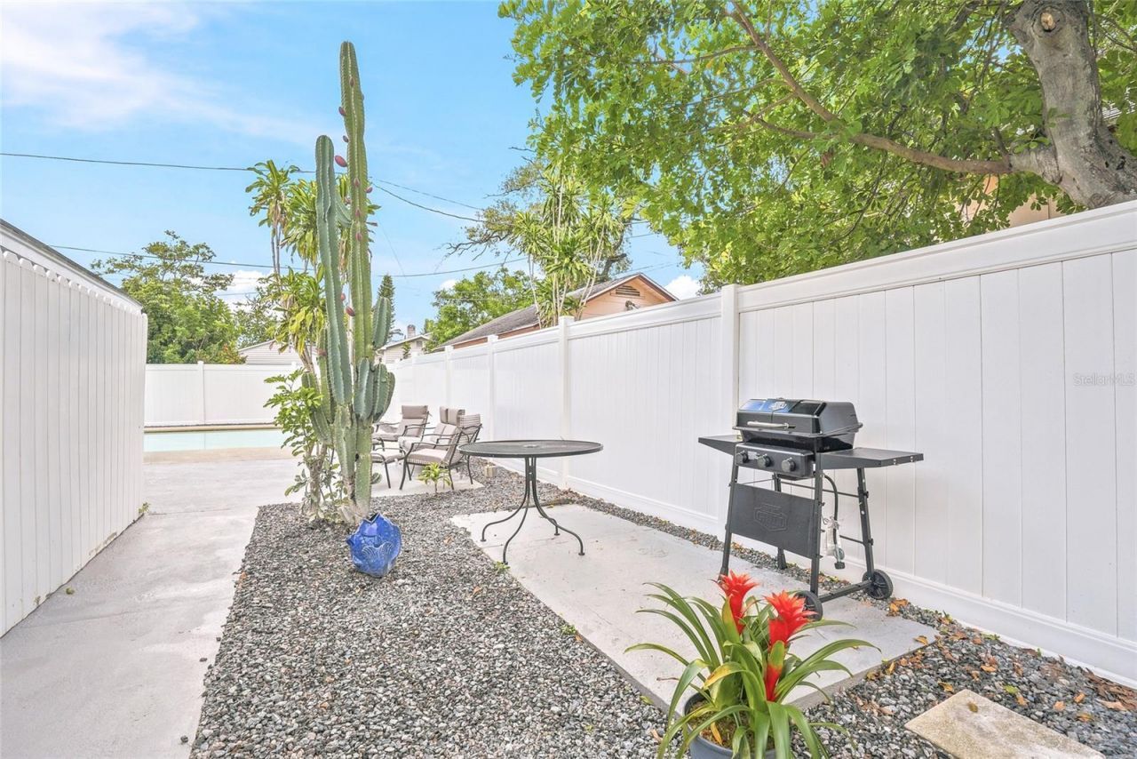 1811 49th Street N, Saint Petersburg, FL 33710 Photo