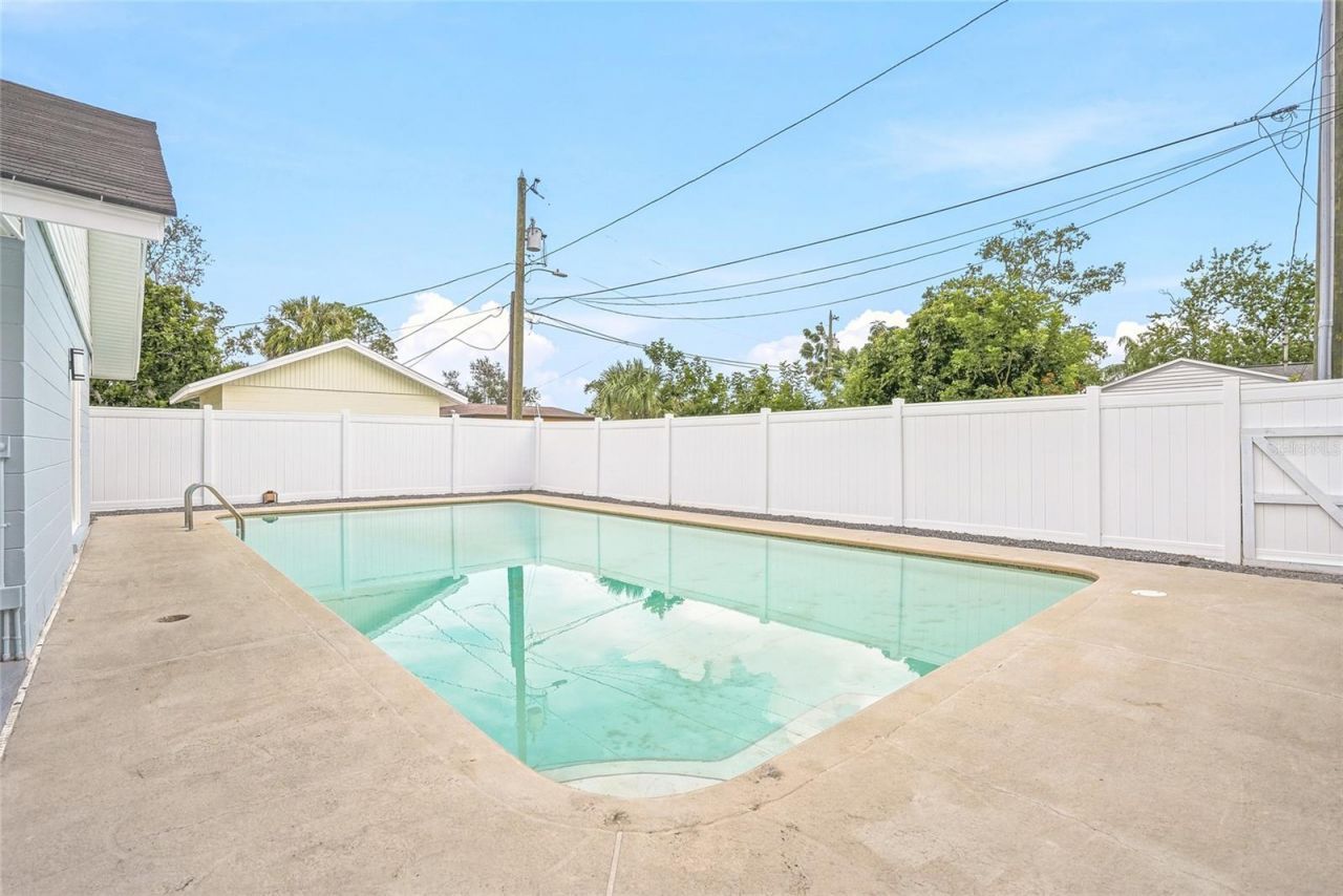 1811 49th Street N, Saint Petersburg, FL 33710 Photo