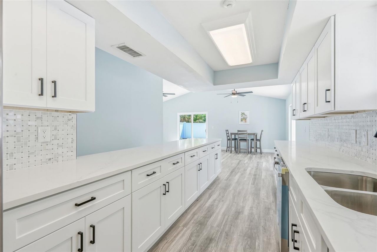 1811 49th Street N, Saint Petersburg, FL 33710 Photo