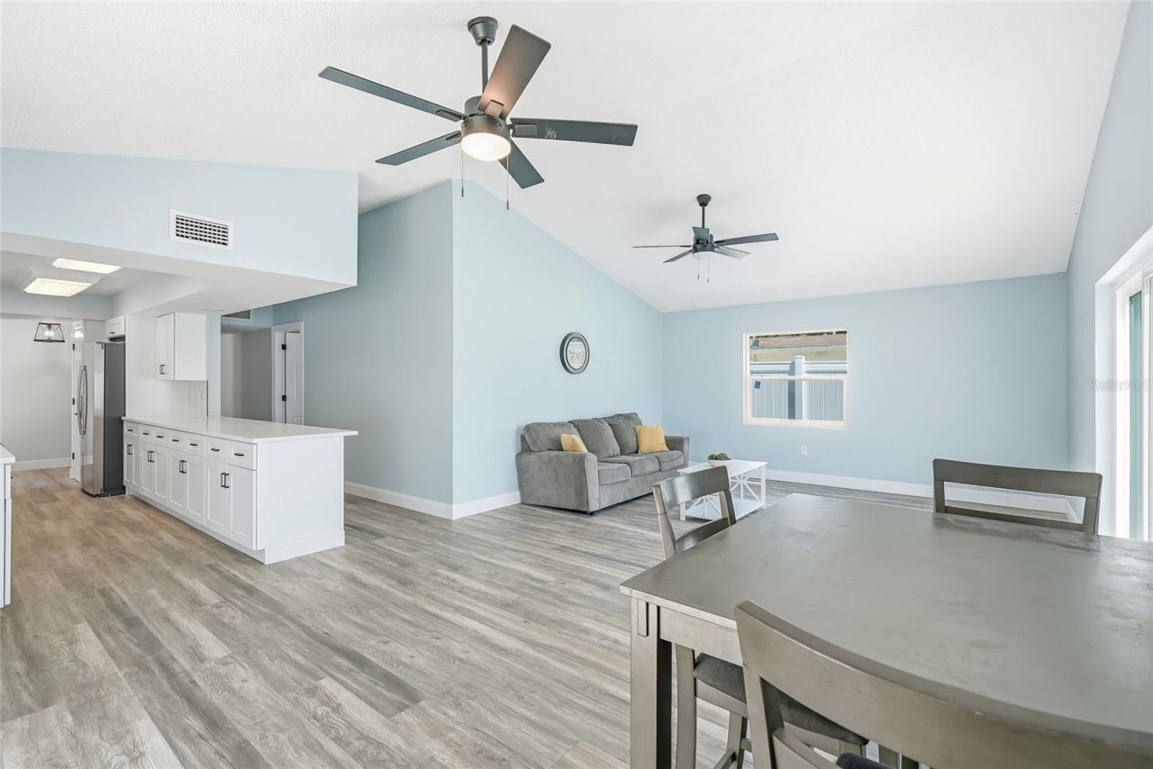 1811 49th Street N, Saint Petersburg, FL 33710 Photo