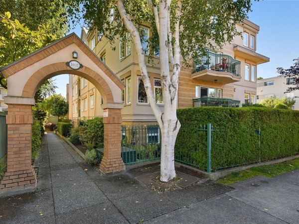 1037 Richardson St , Unit #204, Victoria, BC V8V 3C6