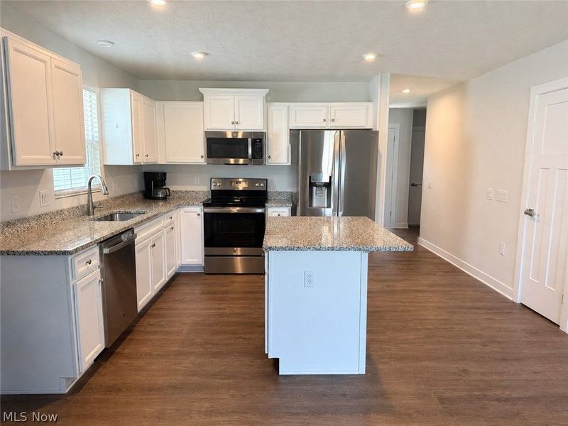 168 Eagle Circle, Amherst, OH 44001 Photo 6