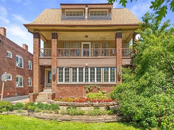 14724 Clifton Boulevard, Lakewood, OH 44107