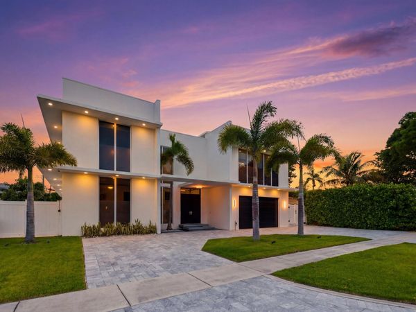 284 NE 7TH Street, Boca Raton, FL 33432