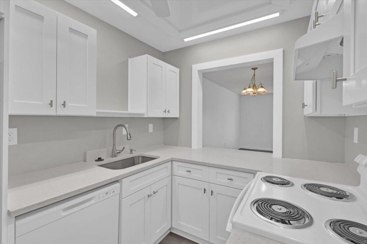 5373 SE Miles Grant Road, Unit 102, Stuart, FL 34997 Photo
