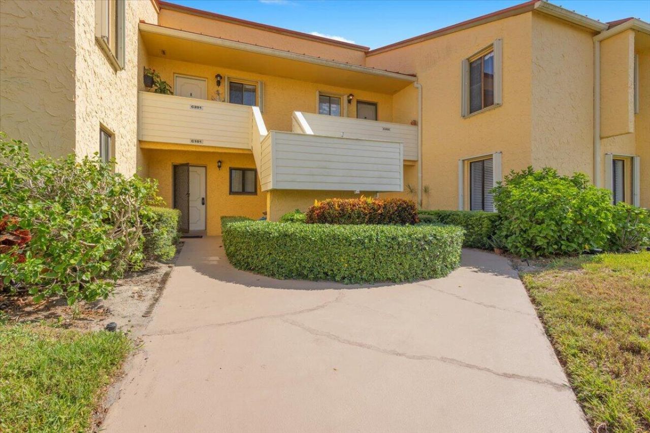 5373 SE Miles Grant Road, Unit 102, Stuart, FL 34997 Photo