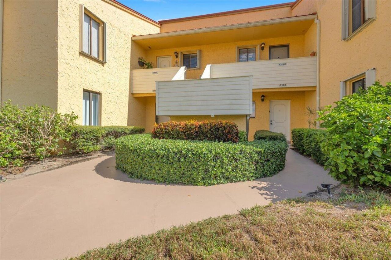 5373 SE Miles Grant Road, Unit 102, Stuart, FL 34997 Photo