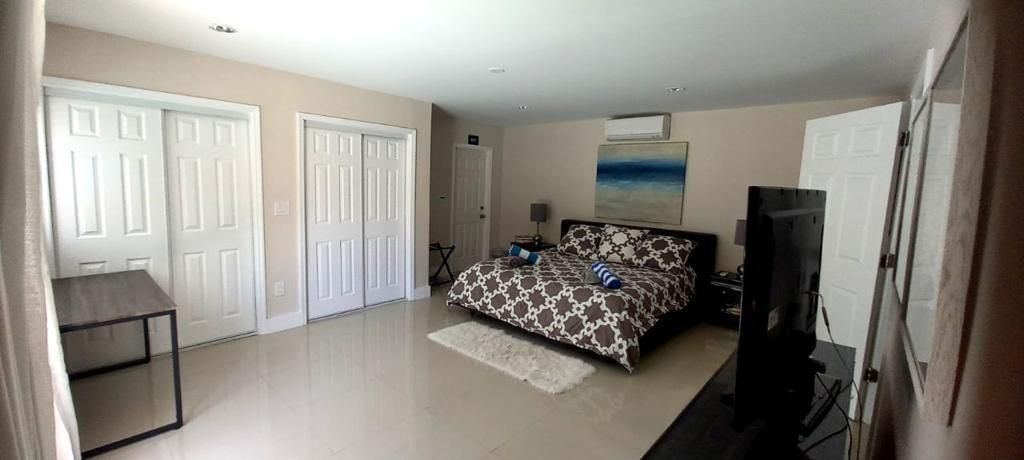 1321 Madison Street, Hollywood, FL 33019 Photo