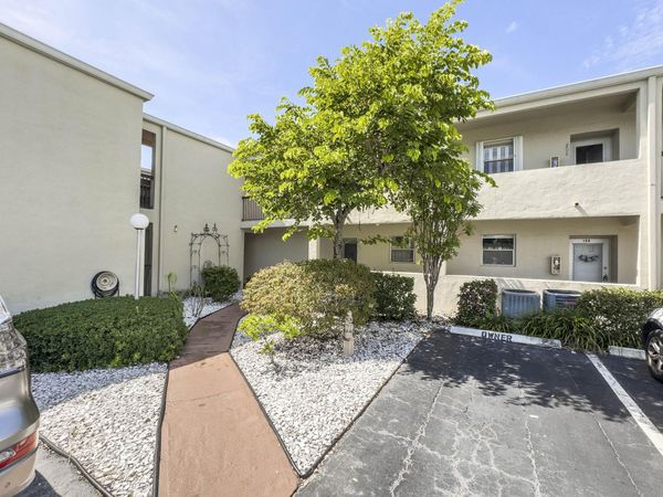 2540 Boundbrook Boulevard, Unit 204, Palm Springs, FL 33406