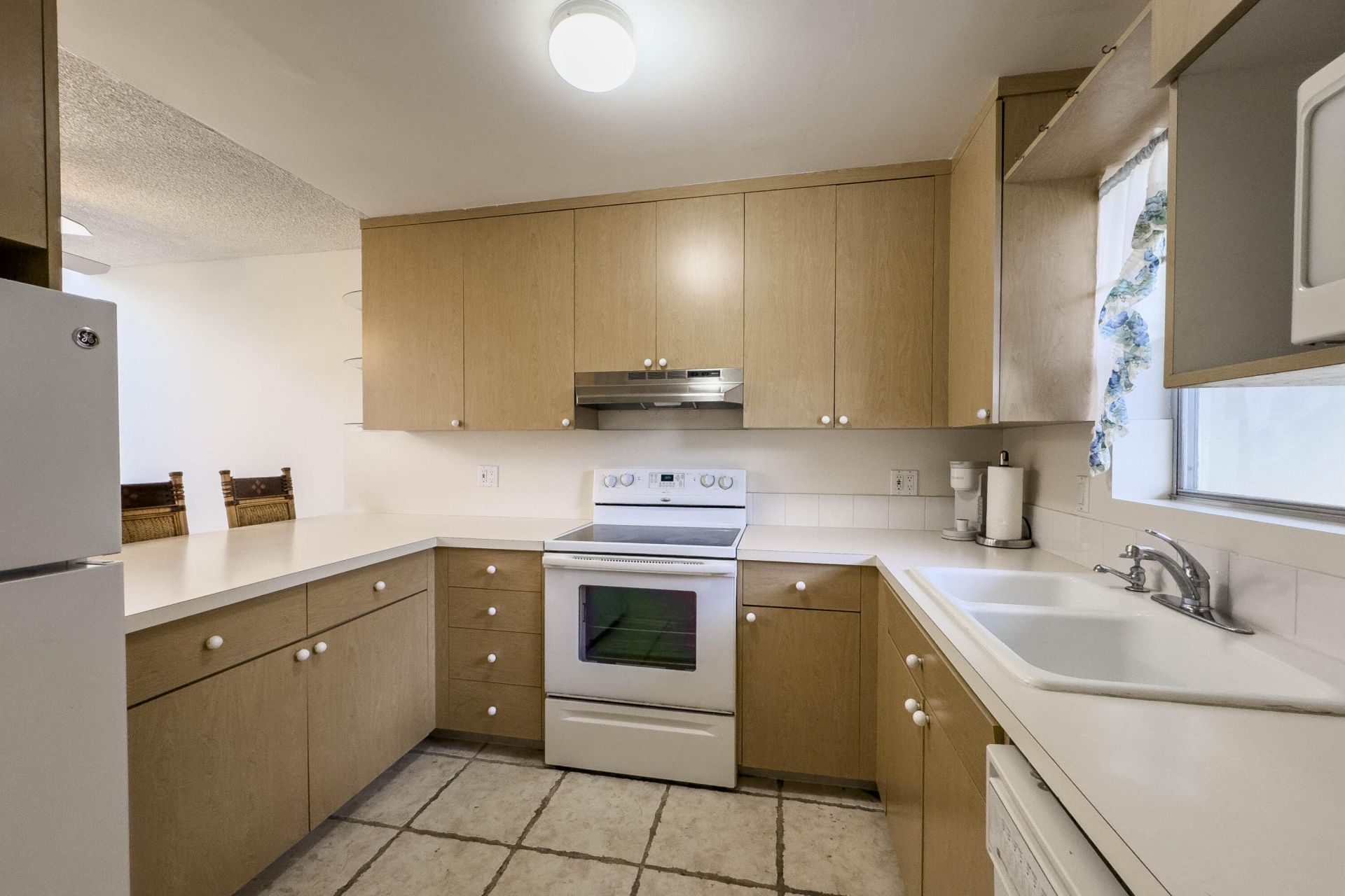 2540 Boundbrook Boulevard, Unit 204, Palm Springs, FL 33406 Photo