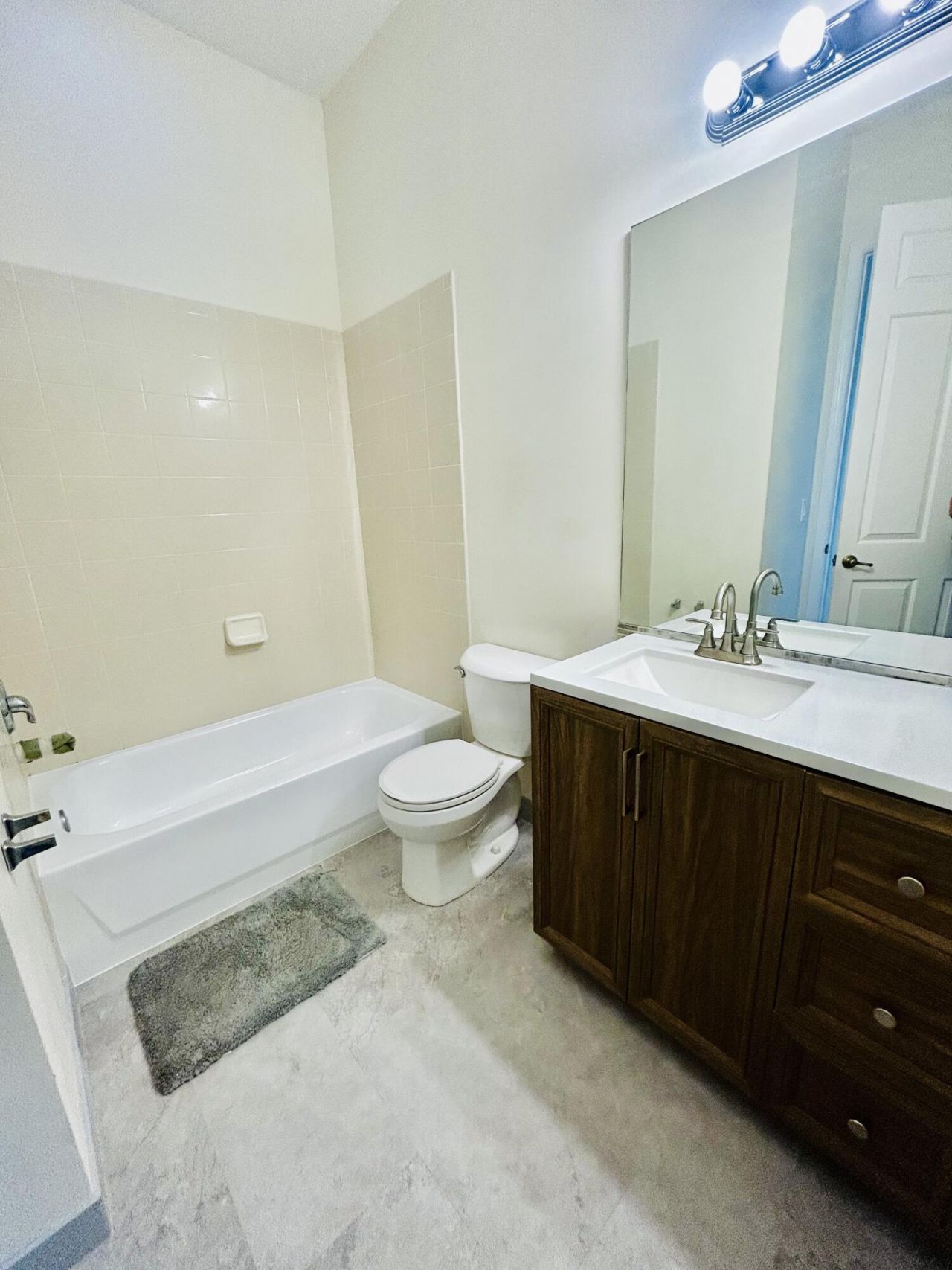 2401 NW 7th Street, Boynton Beach, FL 33426 Photo