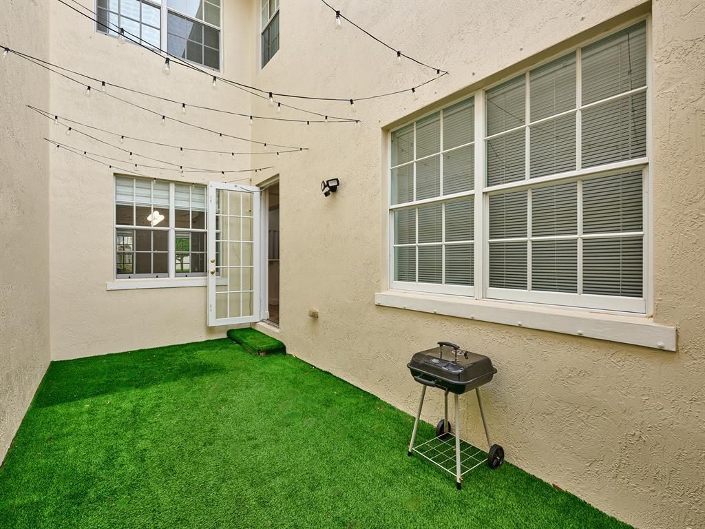 2401 NW 7th Street, Boynton Beach, FL 33426 Photo