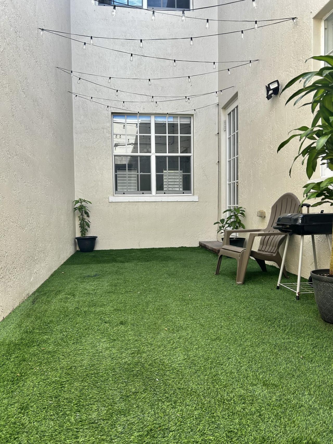 2401 NW 7th Street, Boynton Beach, FL 33426 Photo