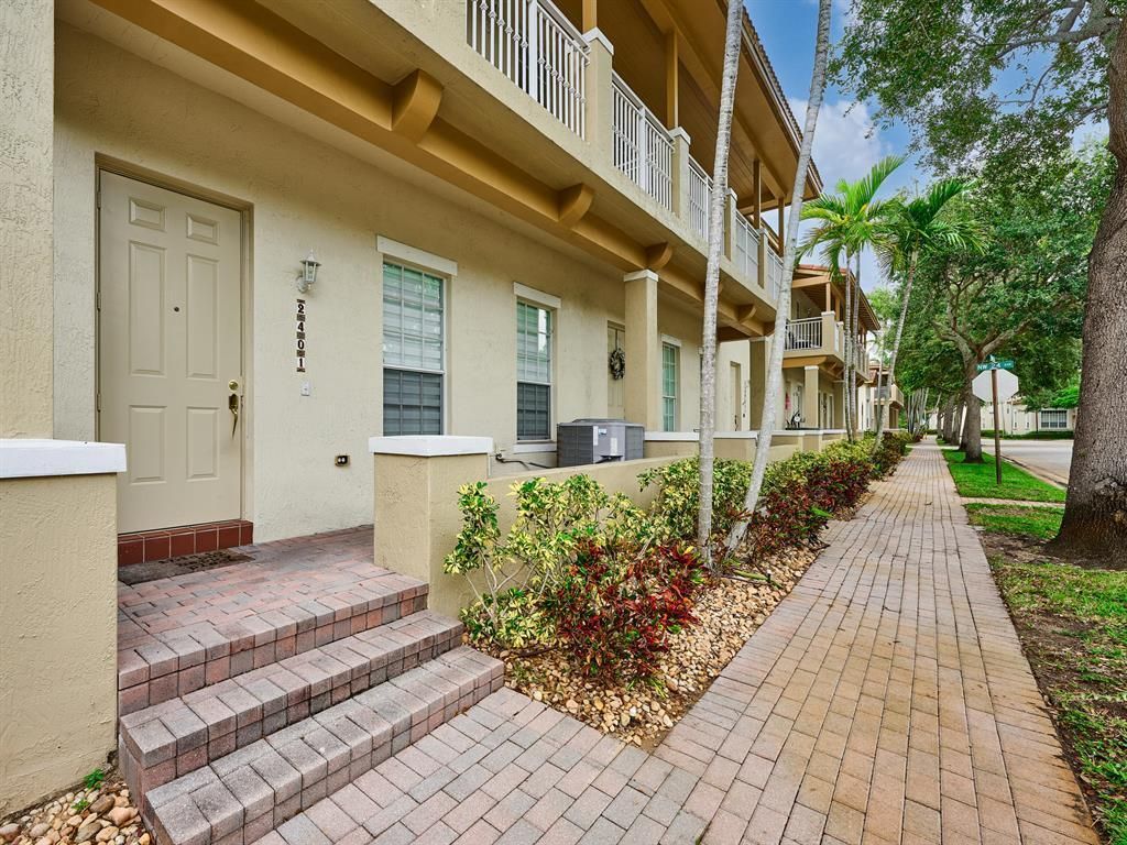 2401 NW 7th Street, Boynton Beach, FL 33426 Photo