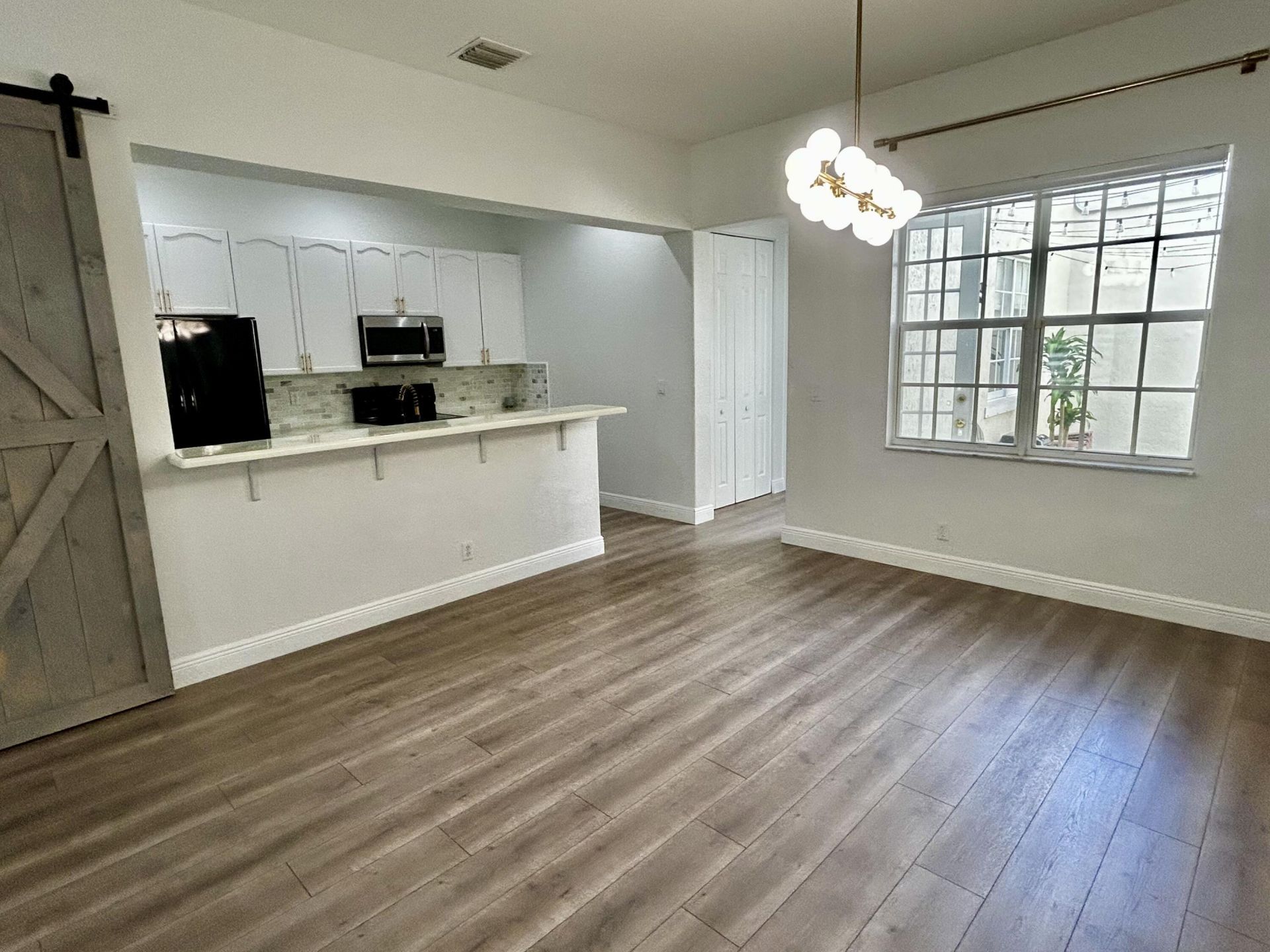 2401 NW 7th Street, Boynton Beach, FL 33426 Photo