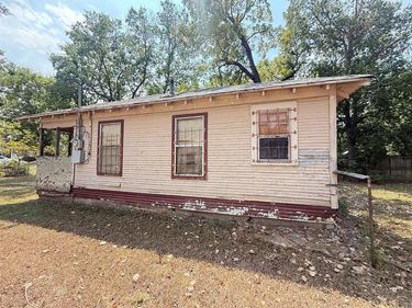 2555 Randolph Street , Dallas, TX 75241