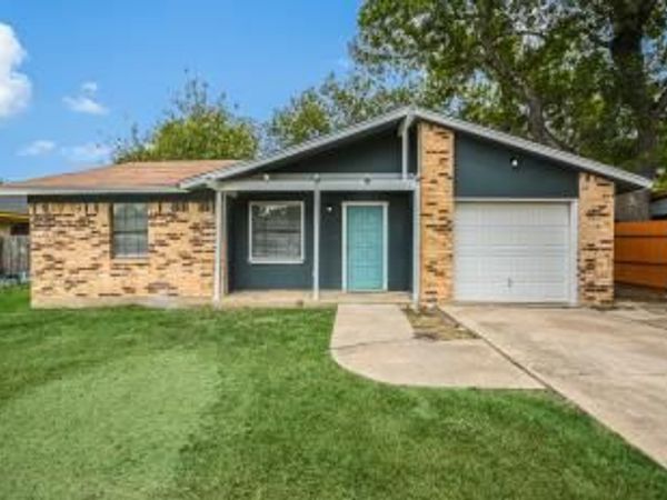 403 Edmond ST , Taylor, TX 76574