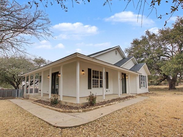 4308 Mountain View DR , Kingsland, TX 78639
