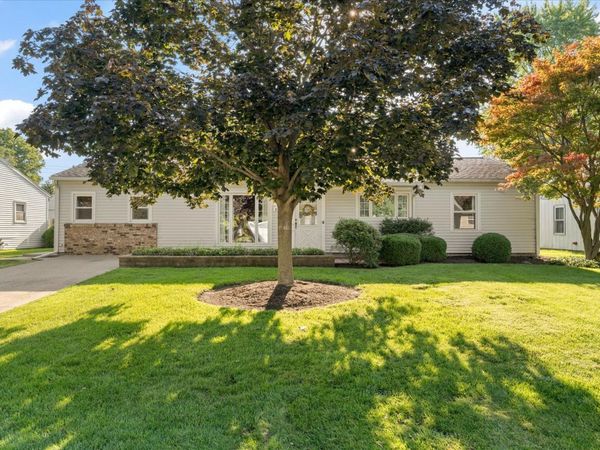 1010 Scottsdale Drive , Champaign, IL 61821