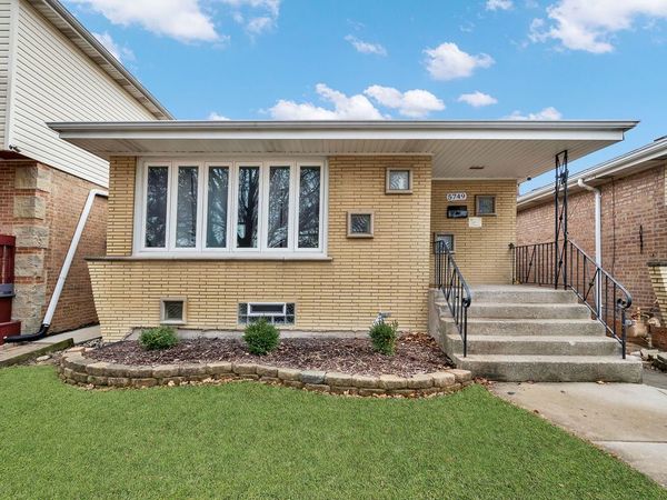 5749 W 63rd Place , Chicago, IL 60638