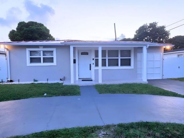 420 S 28th Ave , Hollywood, FL 33020