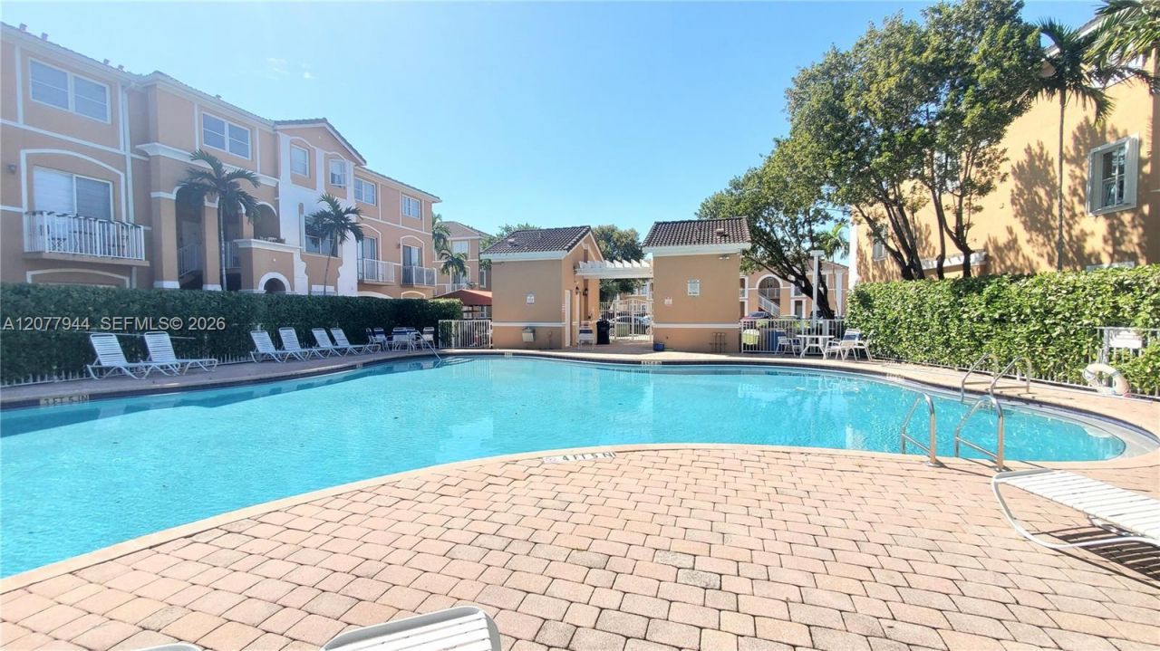 7070 NW 177th St , Unit 205-10, Hialeah, FL 33015 Photo