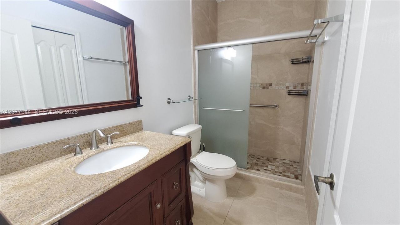 7070 NW 177th St , Unit 205-10, Hialeah, FL 33015 Photo