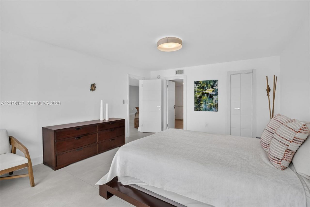 200 Golden Isles Dr , Unit 306, Hallandale Beach, FL 33009 Photo