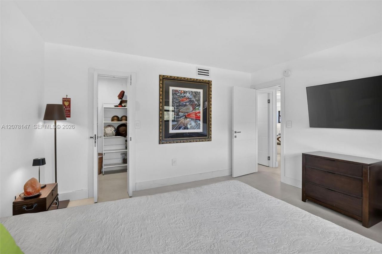 200 Golden Isles Dr , Unit 306, Hallandale Beach, FL 33009 Photo
