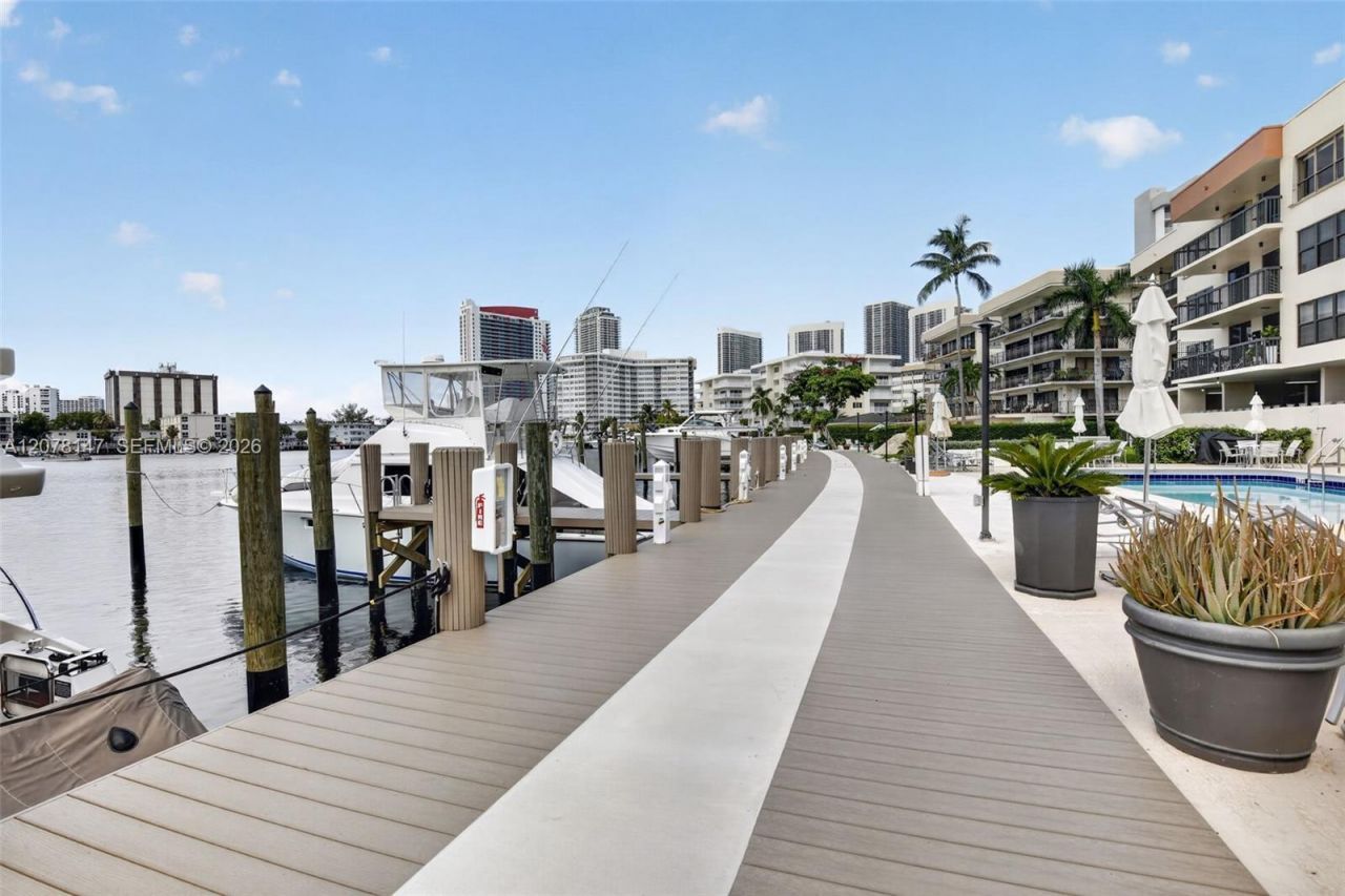 200 Golden Isles Dr , Unit 306, Hallandale Beach, FL 33009 Photo