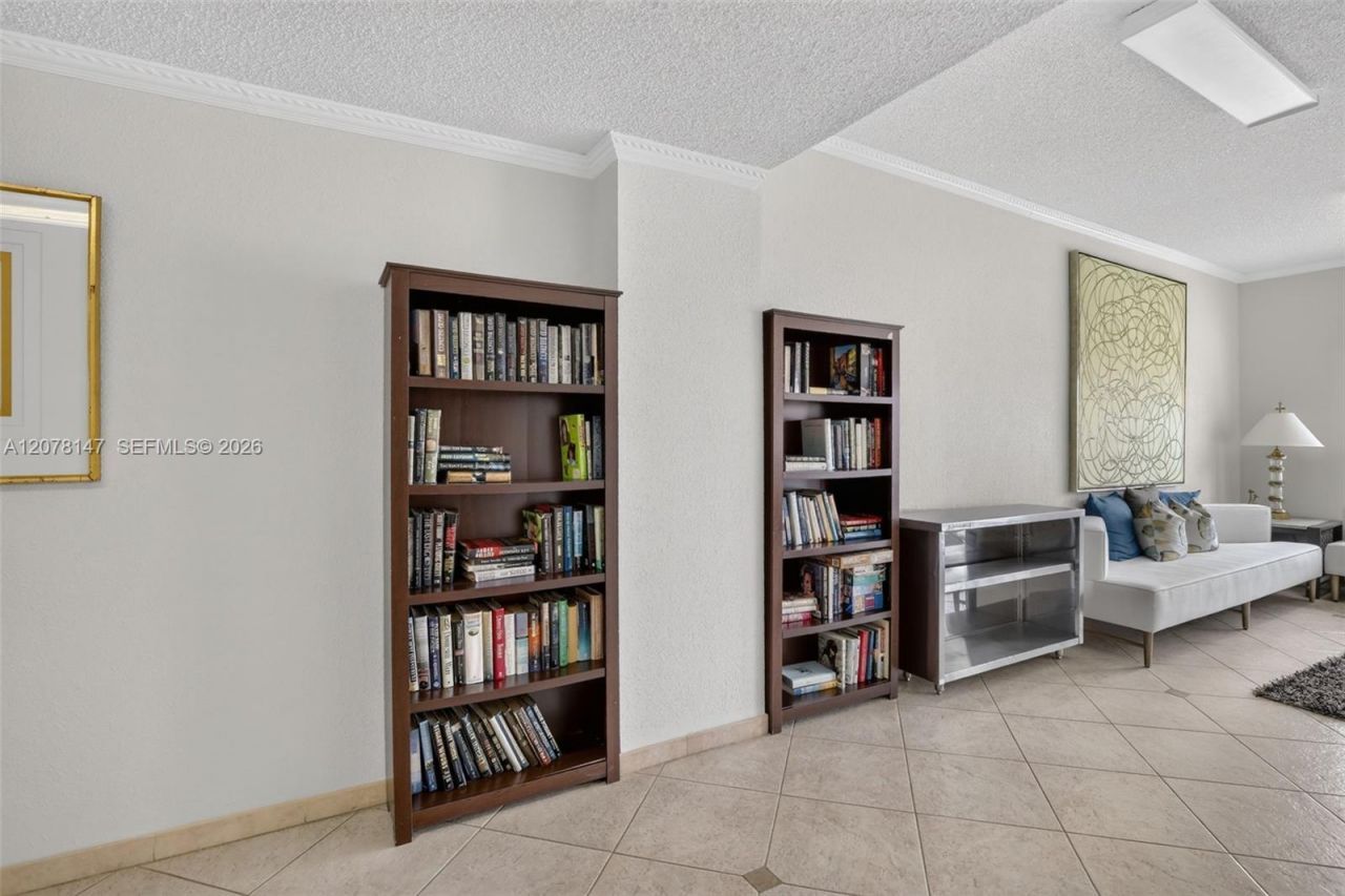 200 Golden Isles Dr , Unit 306, Hallandale Beach, FL 33009 Photo