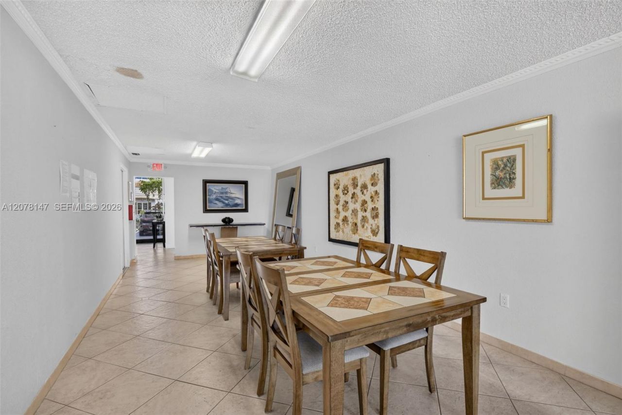 200 Golden Isles Dr , Unit 306, Hallandale Beach, FL 33009 Photo