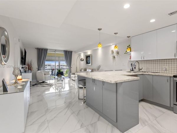 2855 Leonard Dr , Unit H605, Aventura, FL 33160