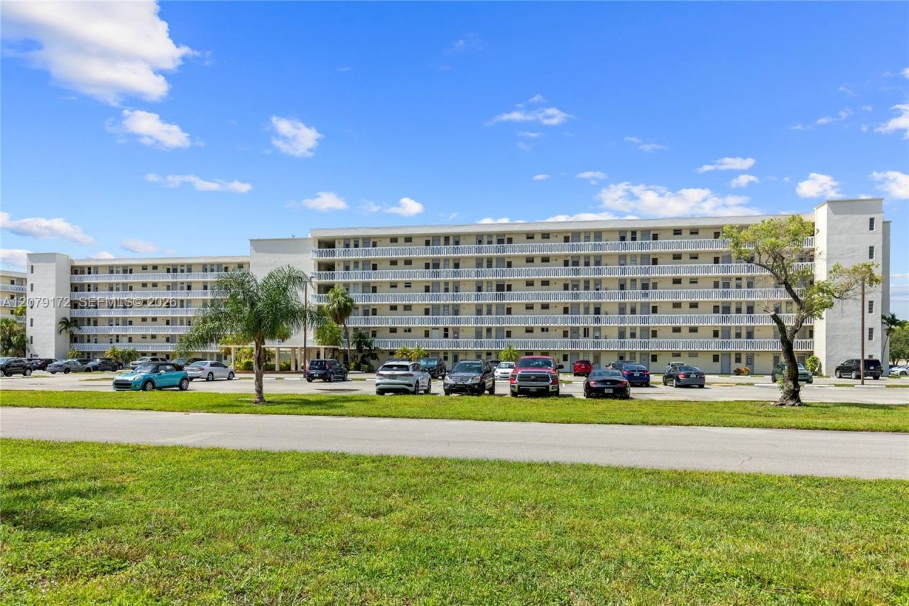 2855 Leonard Dr, Unit H605, Aventura, FL 33160 Photo