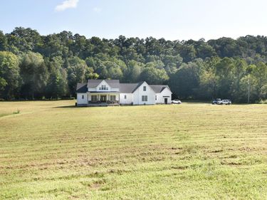 13197 Kentucky 59 , Vanceburg, KY 41179
