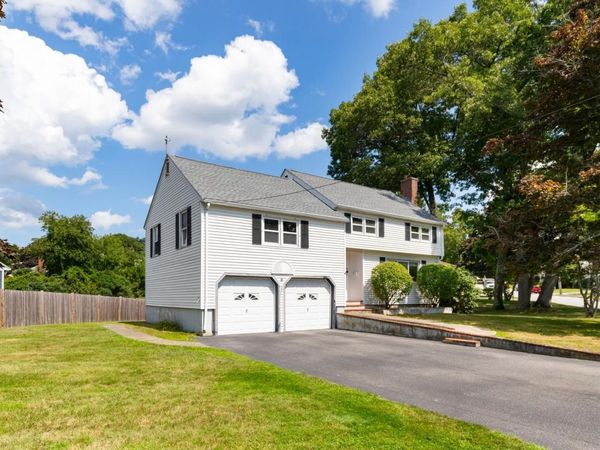 4 Mayflower, Stoneham, MA 02180