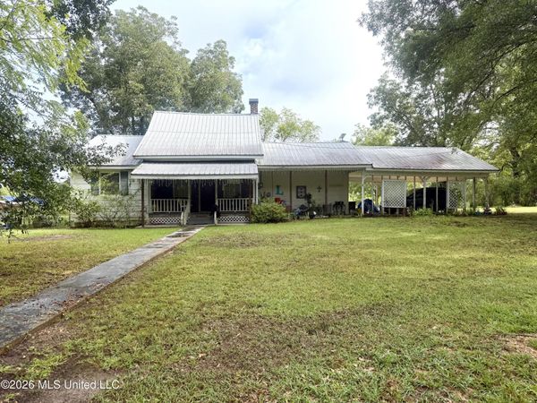 9145 Bogue Chitto Road, McCall Creek, MS 39647