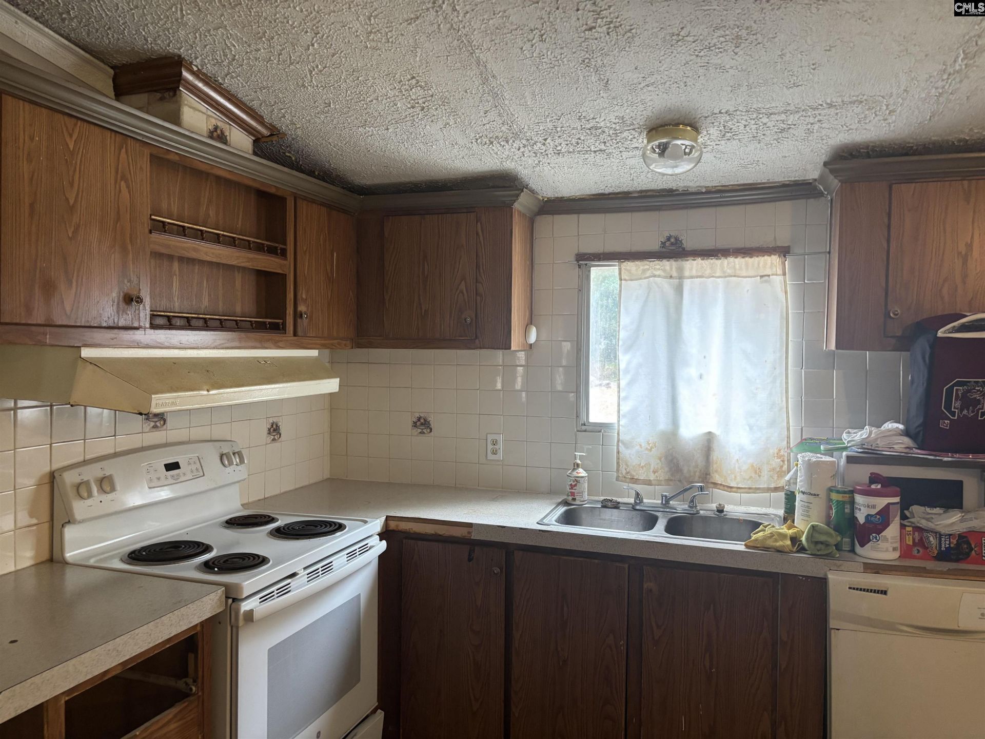 5814 Fairview Road  Photo 11