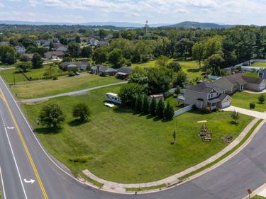 325 RUSTIC AVE, BROADWAY, VA 22815