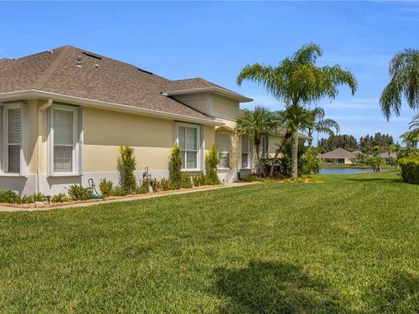 366 S Tangerine Square SW, Vero Beach, FL 32968