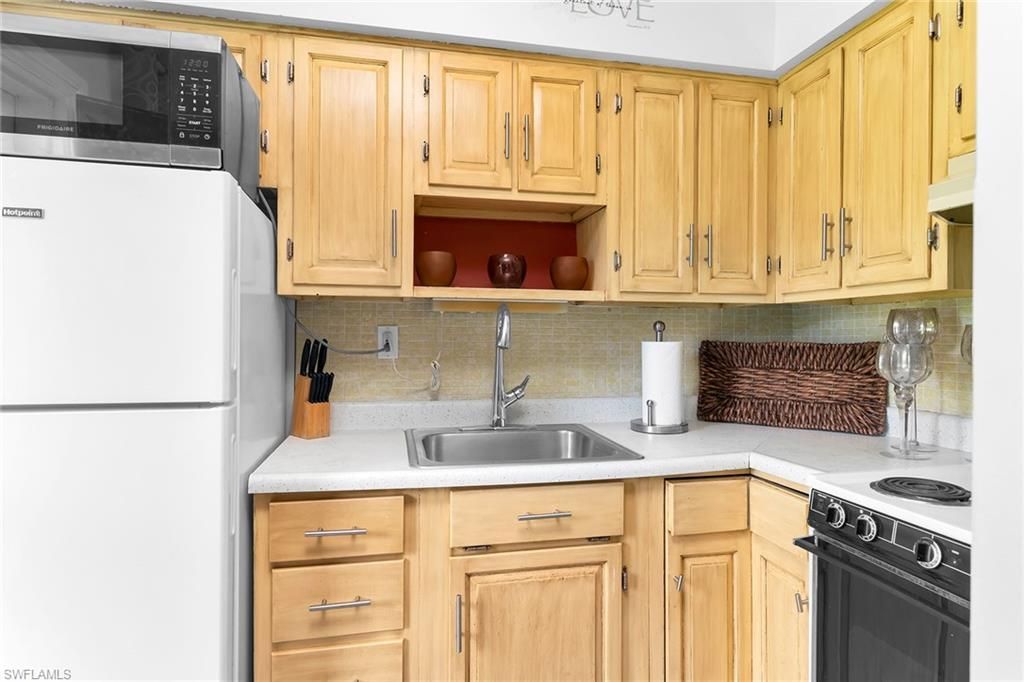 235 Seaview Ct, Unit B2, Marco Island, FL 34145 Photo