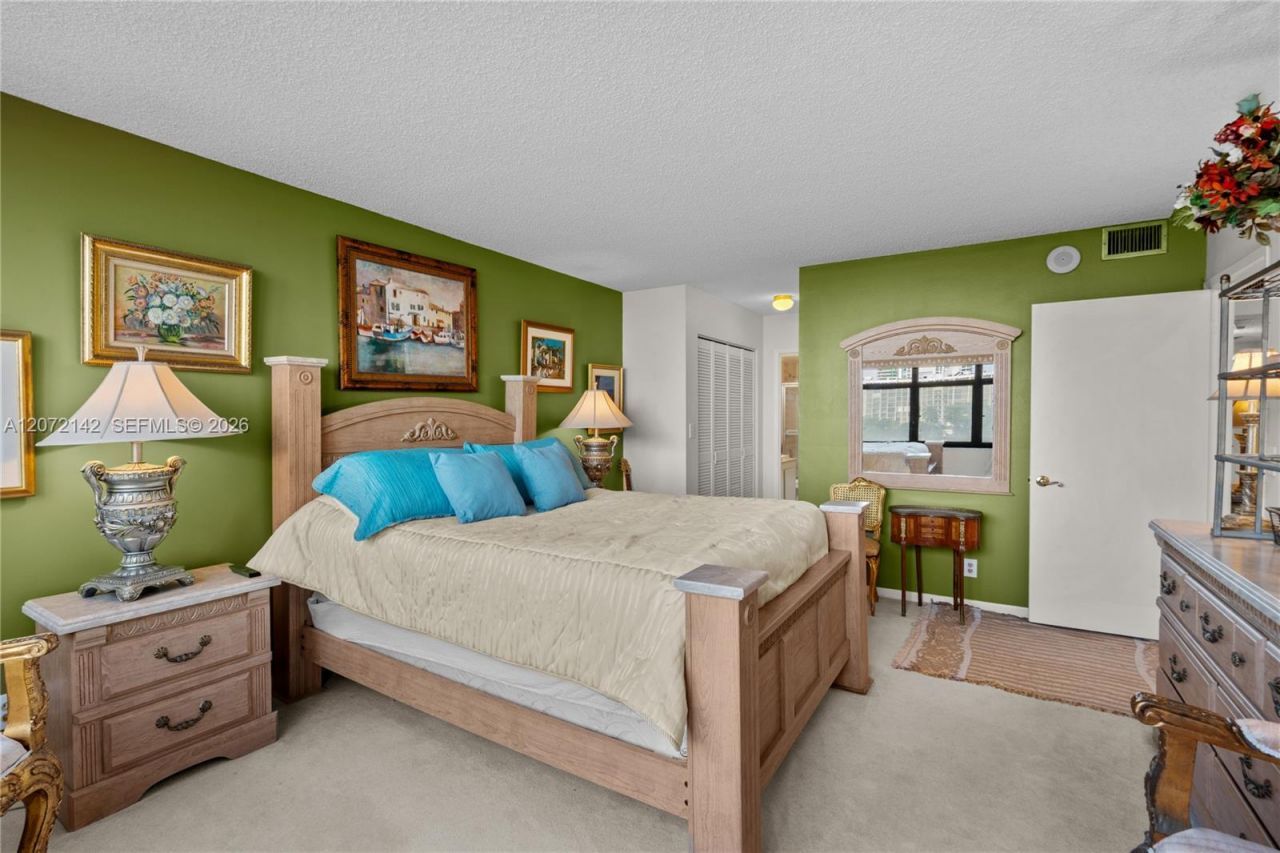 2500 Parkview Dr, Unit 1004, Hallandale Beach, FL 33009 Photo