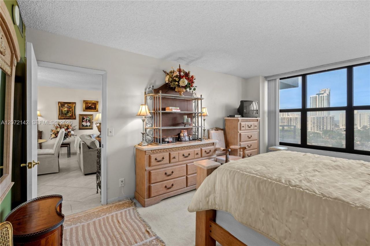 2500 Parkview Dr, Unit 1004, Hallandale Beach, FL 33009 Photo