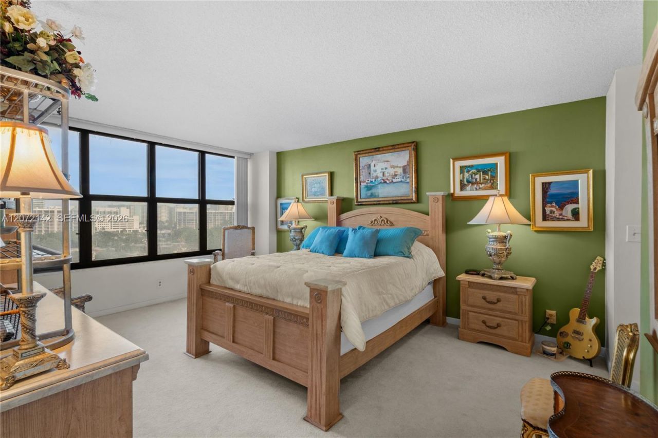 2500 Parkview Dr, Unit 1004, Hallandale Beach, FL 33009 Photo