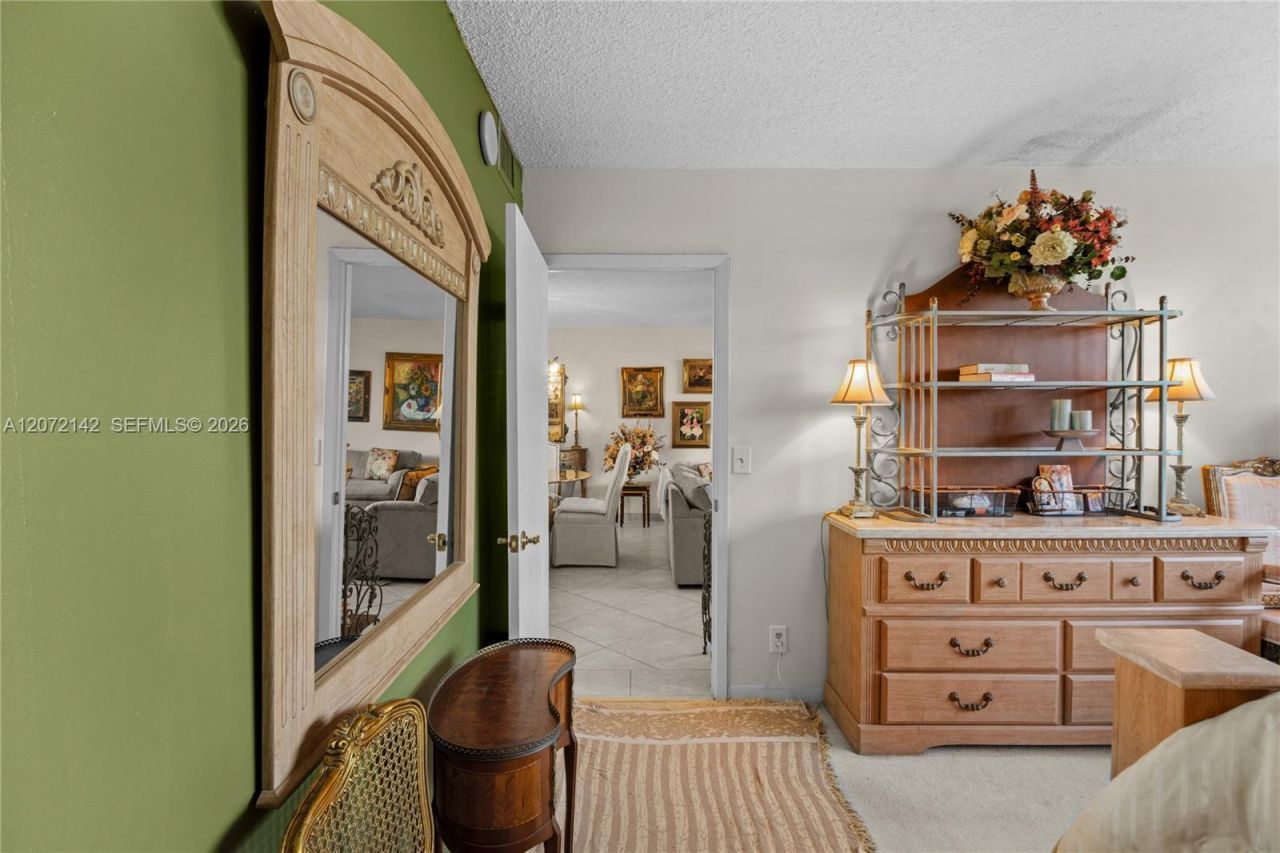 2500 Parkview Dr, Unit 1004, Hallandale Beach, FL 33009 Photo