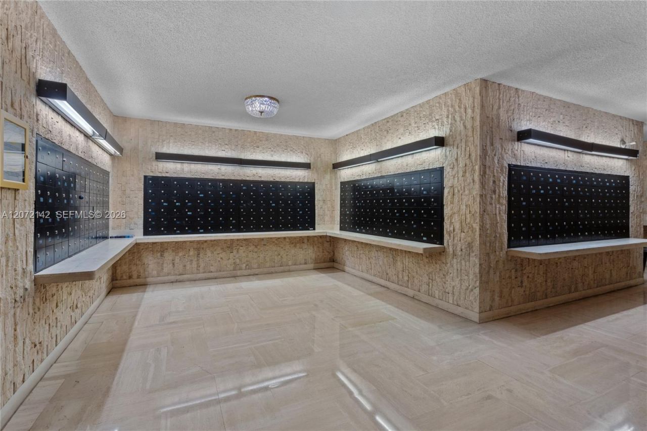 2500 Parkview Dr, Unit 1004, Hallandale Beach, FL 33009 Photo
