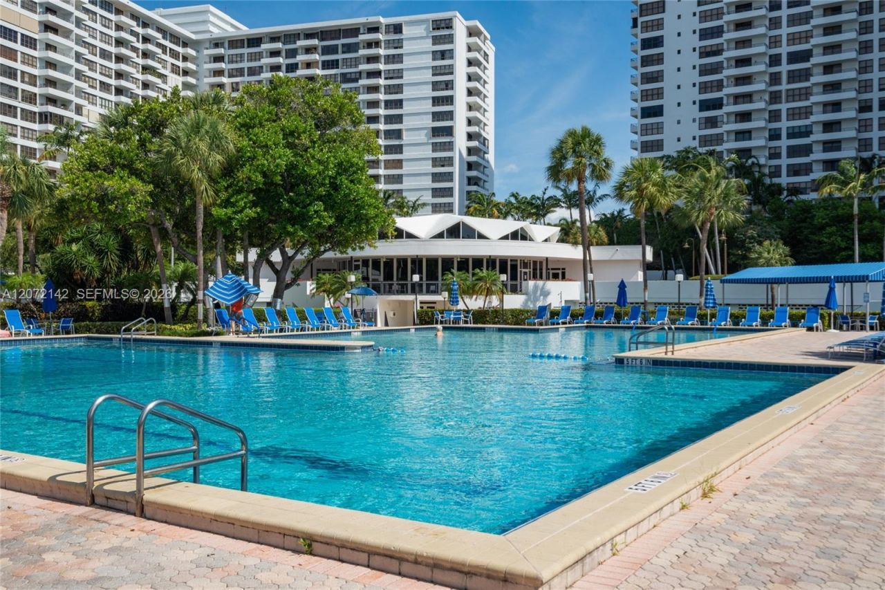 2500 Parkview Dr, Unit 1004, Hallandale Beach, FL 33009 Photo