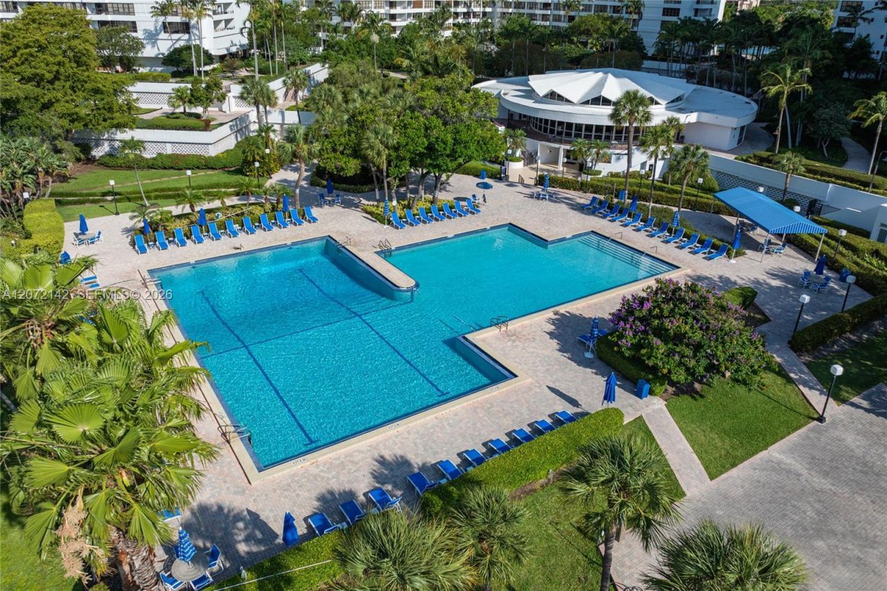 2500 Parkview Dr, Unit 1004, Hallandale Beach, FL 33009 Photo
